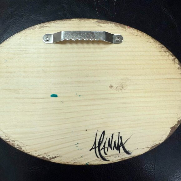 Hand-painted Lightbulb Aquarium - Wooden Wall Decor - Picture 2 of 5